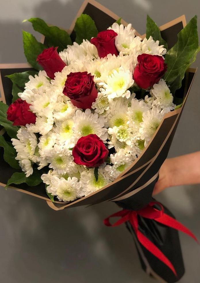 Beyaz Papatya Kırmızı Gül Buketi