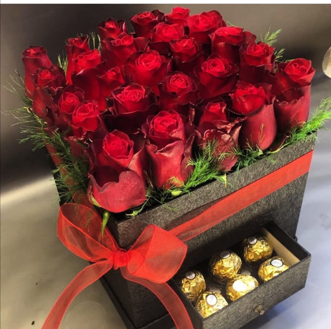Kutuda Güller Çikolatalı